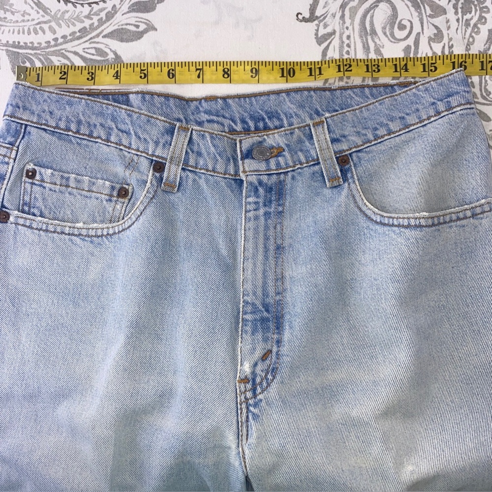 Vintage Levis 550 Relaxed Jeans
Light Blue Faded Denim
Made‎ USA 90s - Picture 8 of 14